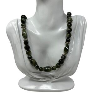 Vintage Beaded Necklace Green Acrylic Marbled Beads 22 inches‎